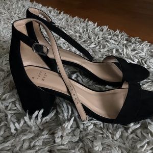 Ankle Strap Black High-Heels